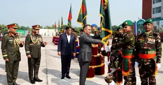 সেনাবাহিনীর ৭টি ইউনিটকে জাতীয় পতাকা প্রদান করলেন প্রধানমন্ত্রী